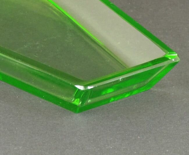 Antyki zielone szkło tacka